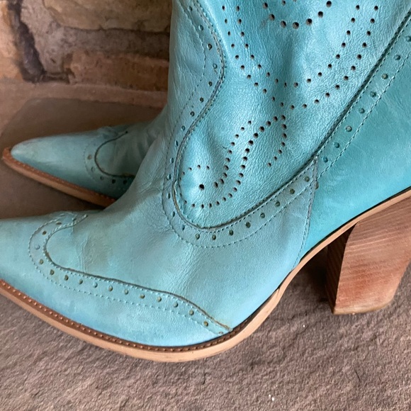 BCBGirls Turquoise Cowboy Boots Size 9 1/2B - Picture 6 of 10